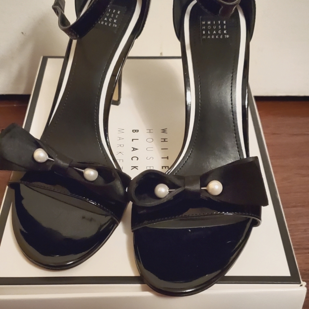 White House Black Market Pumps Size 9.5